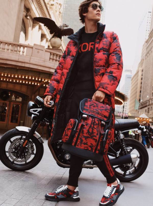 Panske Kabáty Michael Kors Reversible Camo Puffer Čierne - Oblecenie Michael Kors Akcia | MGVSY-6082